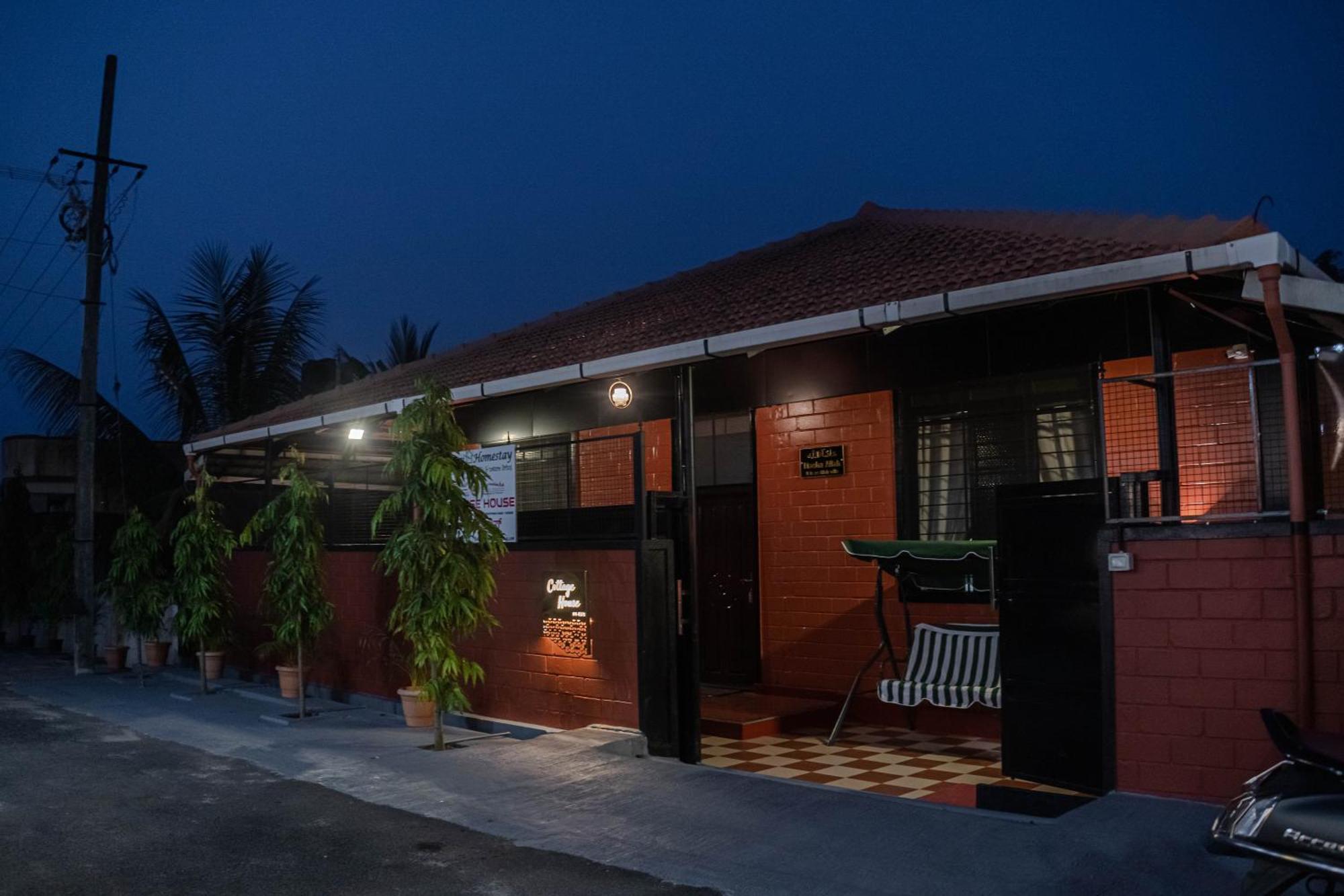 Udupi Homestay - Cottage House - Dendoorkatte Buitenkant foto